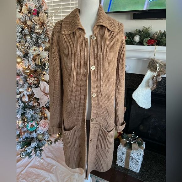 MaxMara Dresses & Skirts - MaxMara 100% Virgin Wool knit cardigan size Medium